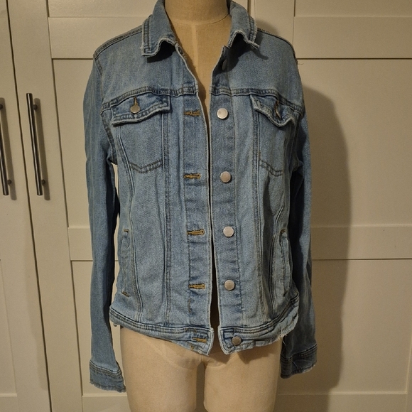 Universal Thread Jackets & Blazers - Universal Thread Light Blue Freeborn Jean Jacket Sz Large